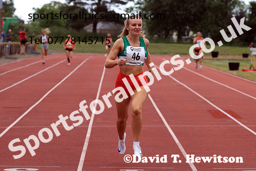 400 metres, 2025 NEMAA Track and Field, Monkton. Photo: David T. Hewitson/Sports for All Pics